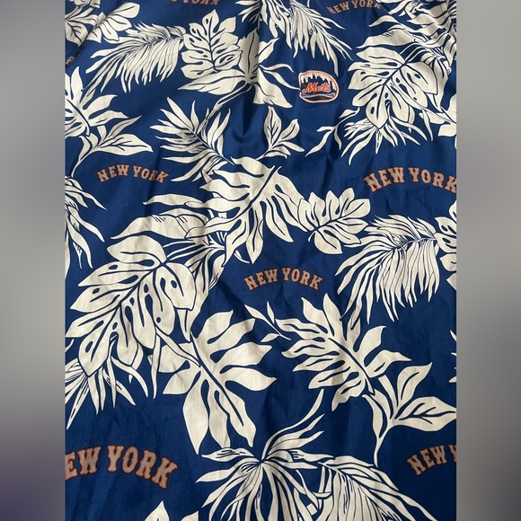 Men's Reyn Spooner Royal New York Mets Aloha Button-Down Shirt - Picture 8 of 12